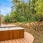 Luxury Forest 3 Bed Villa *